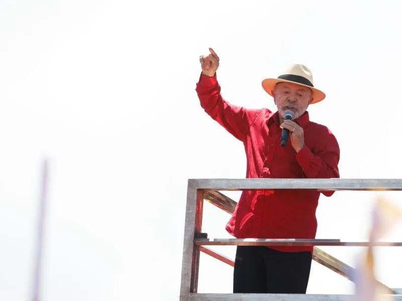 Lula tenta falar com Flávio Dino sobre projeto para avaliar hospitais