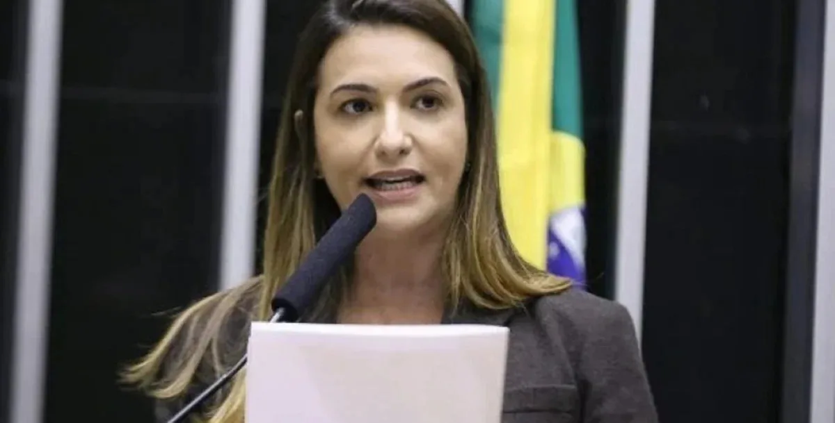 Roberta Roma é internada após infarto durante agenda de campanha na Bahia