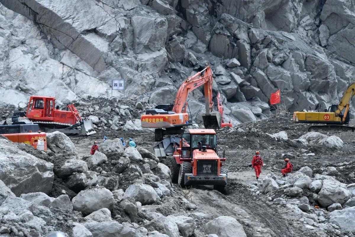 Inundação destrói posto de fronteira entre Tibete e Nepal, diz China