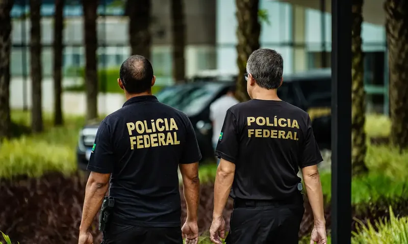 PF relata pagamentos e vantagens a servidores do BC ligados ao caso Master