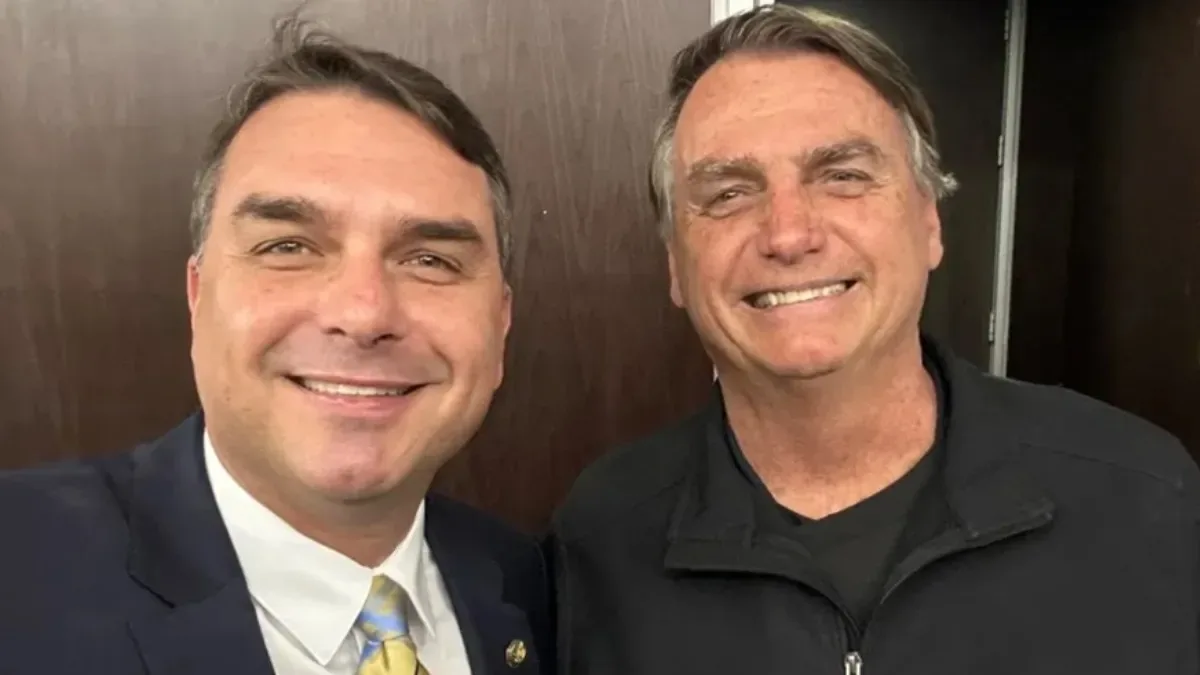 Defesa pede a Moraes visita de Flávio Bolsonaro ao pai antes de outubro