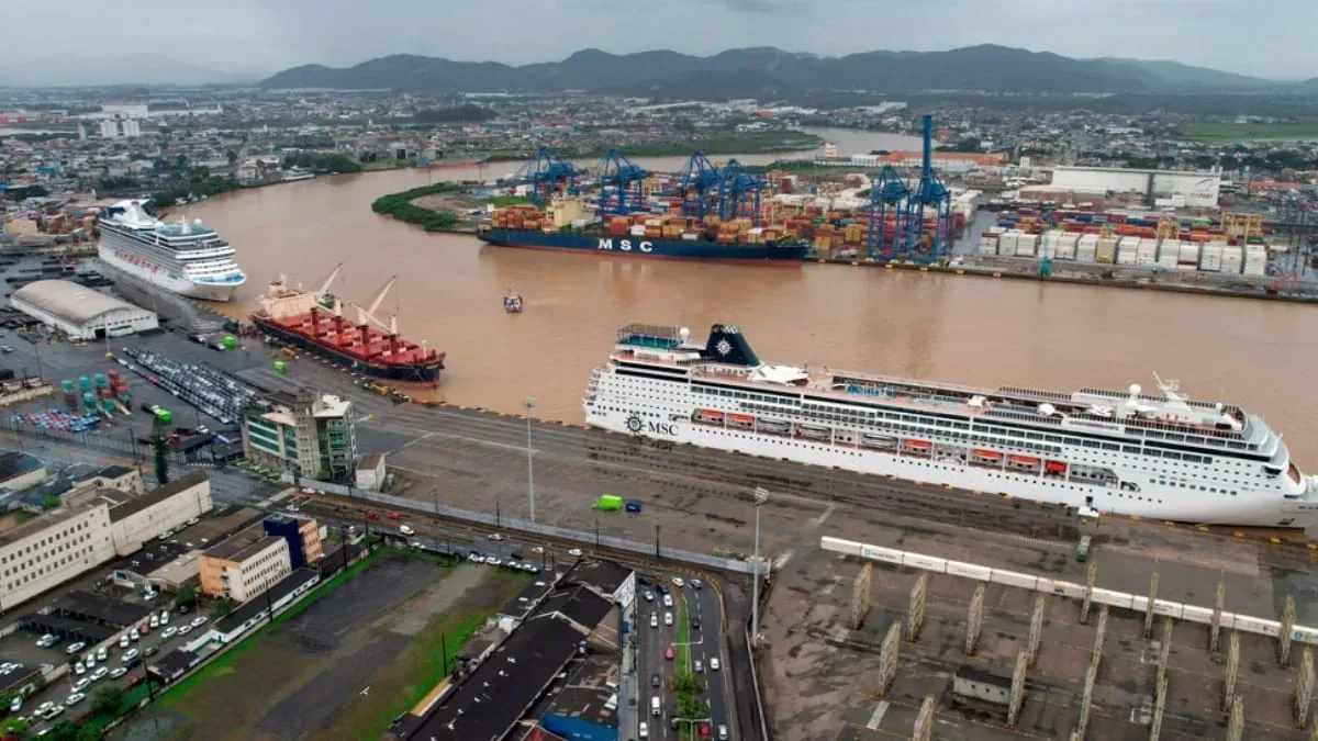 Canal de Itajaí retoma operações com janelas restritas para manobras