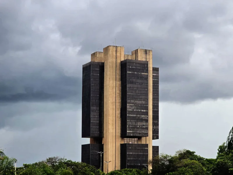 Crédito livre movimenta R$ 647,9 bilhões em agosto, com queda de 0,4%