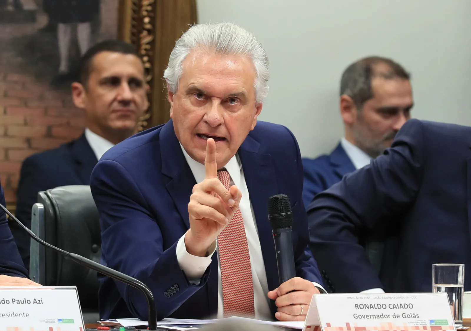 Caiado promete indicar apenas mulheres ao STF se for eleito